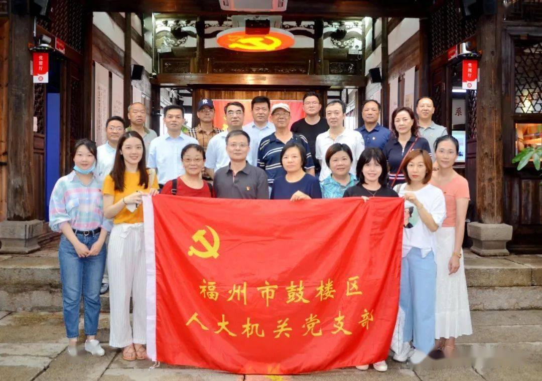 “尔滨”又上新货！哈尔滨中央大街新增两架冰钢琴